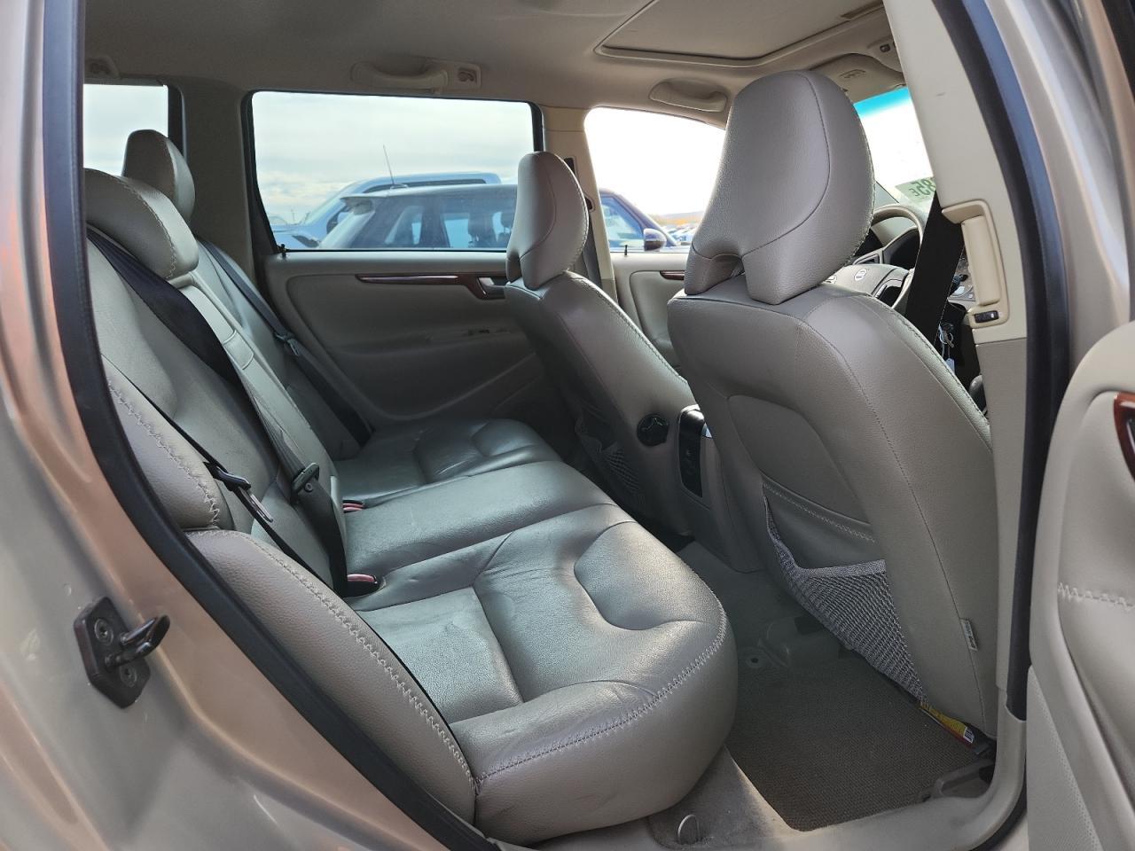 2005 VOLVO XC70
