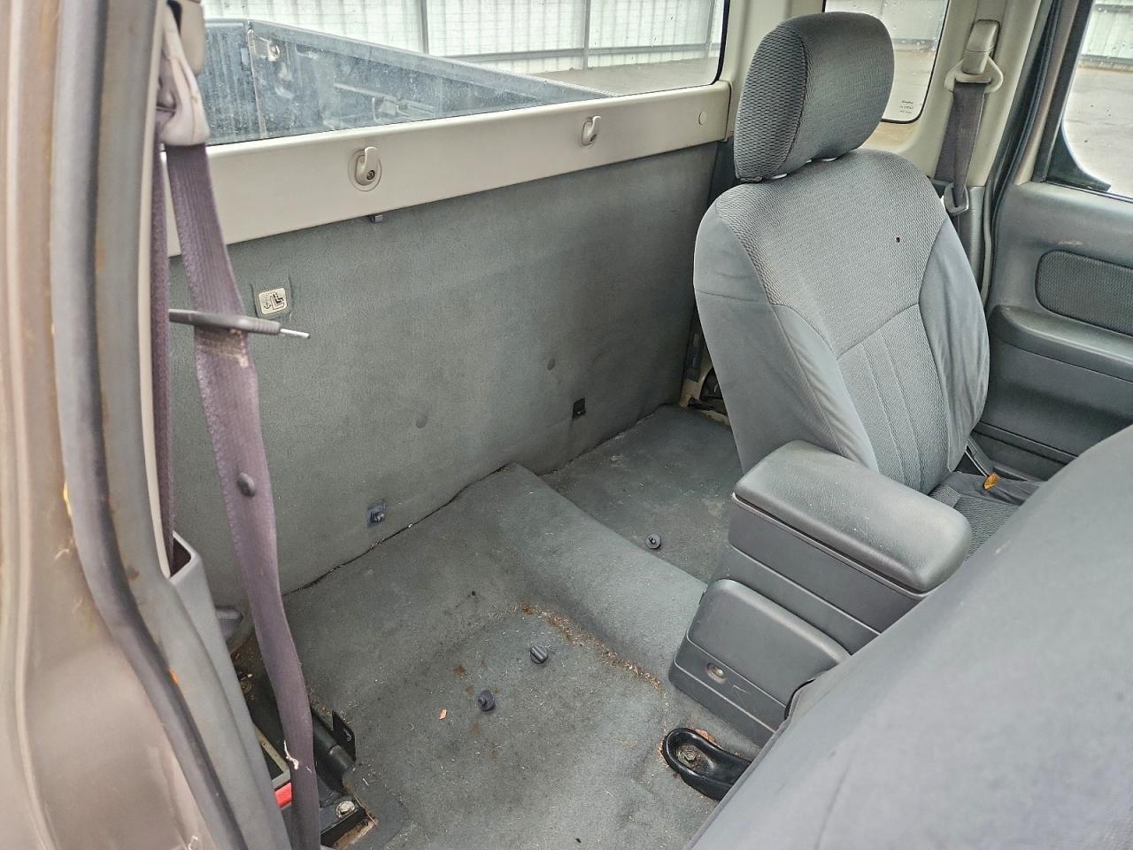 2004 NISSAN Frontier