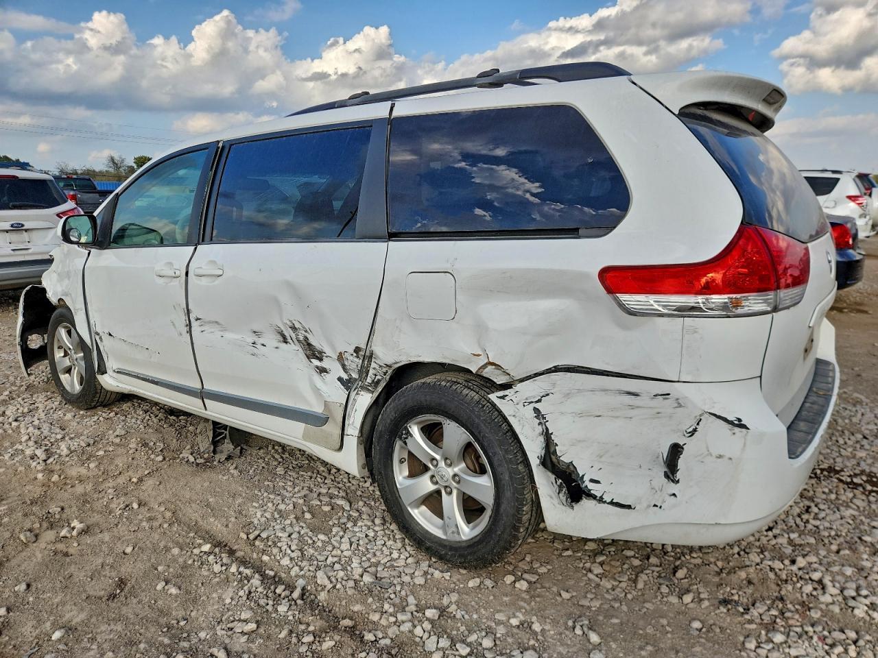 2013 TOYOTA SIENNA