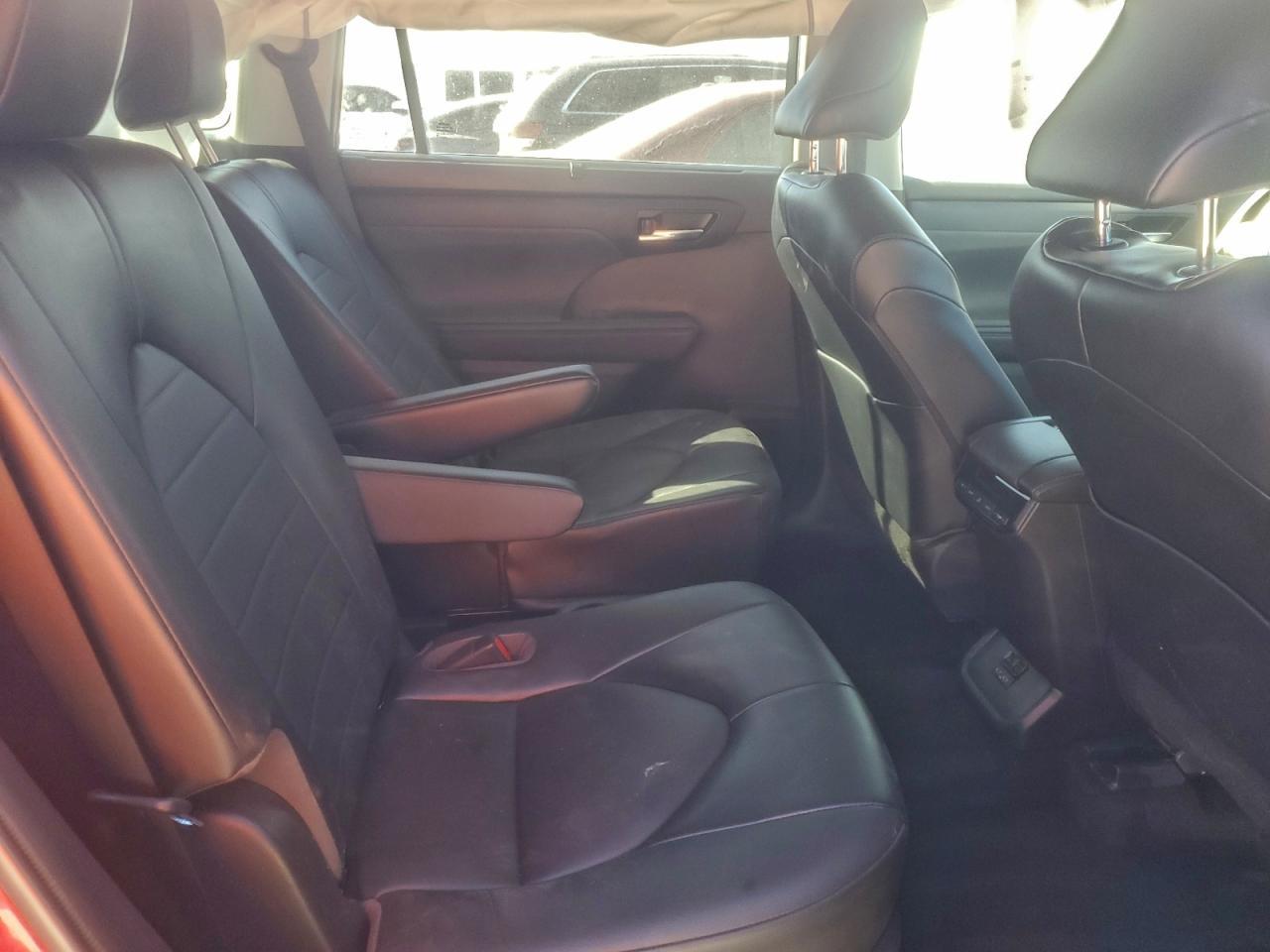 2022 TOYOTA HIGHLANDER