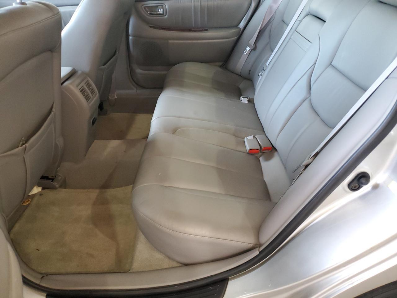 2004 TOYOTA Avalon
