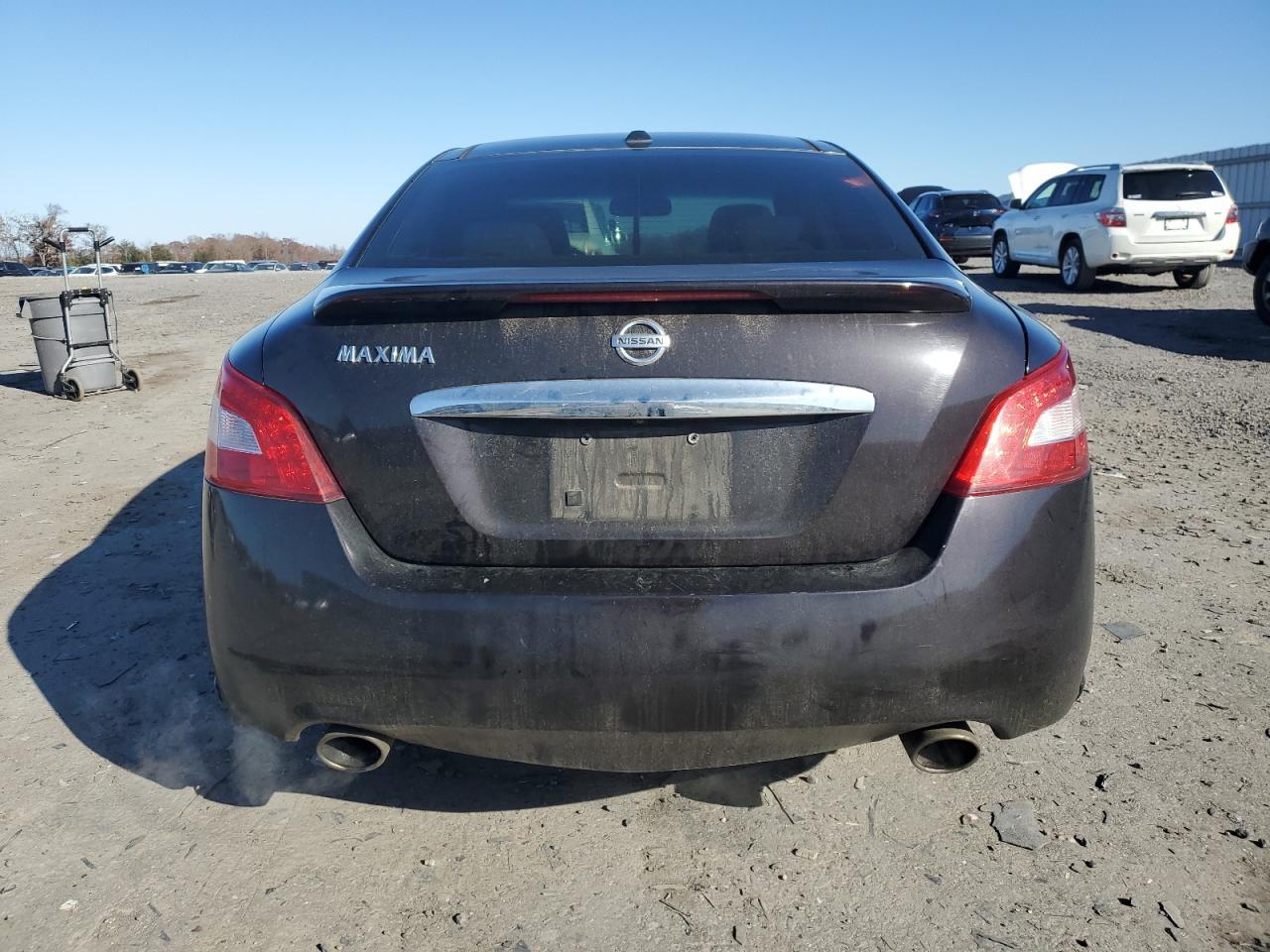 2011 NISSAN Maxima