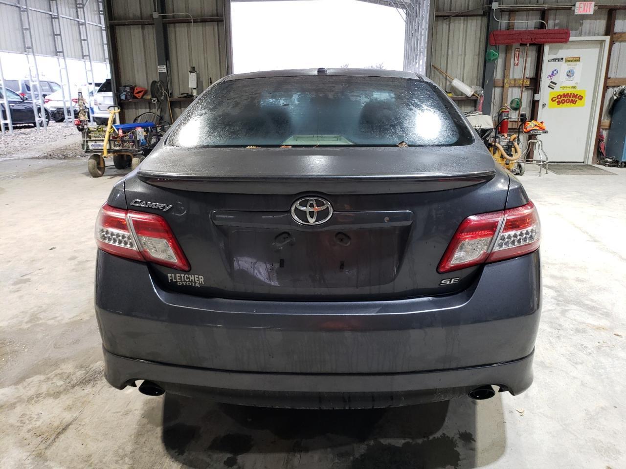 2011 TOYOTA CAMRY