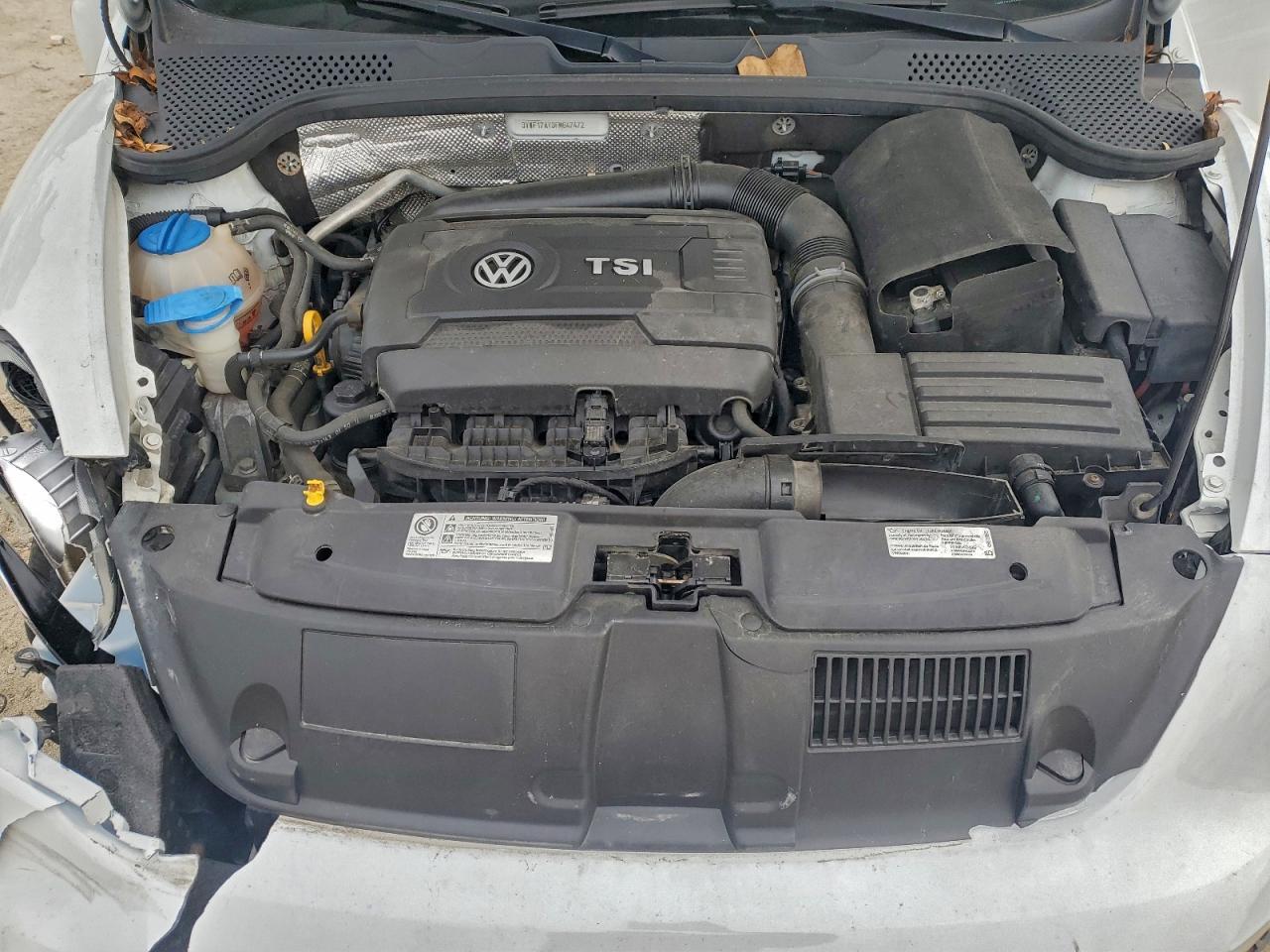 2015 VOLKSWAGEN Beetle