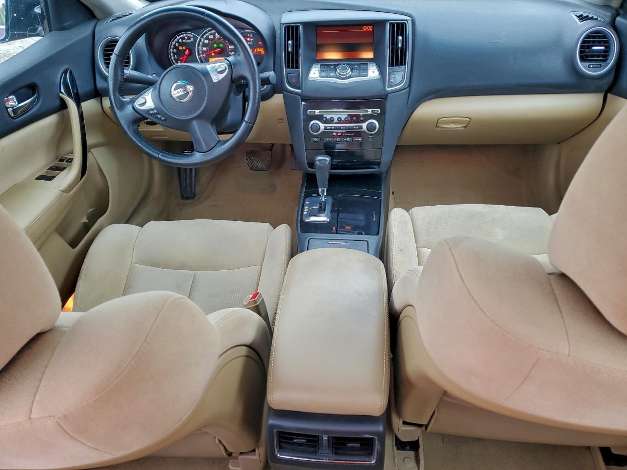 2010 NISSAN Maxima