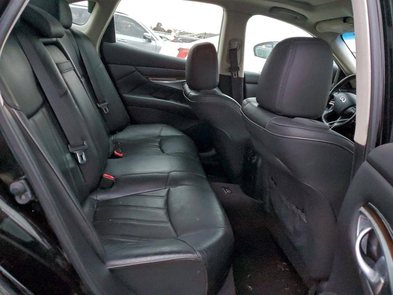 2012 INFINITI M37