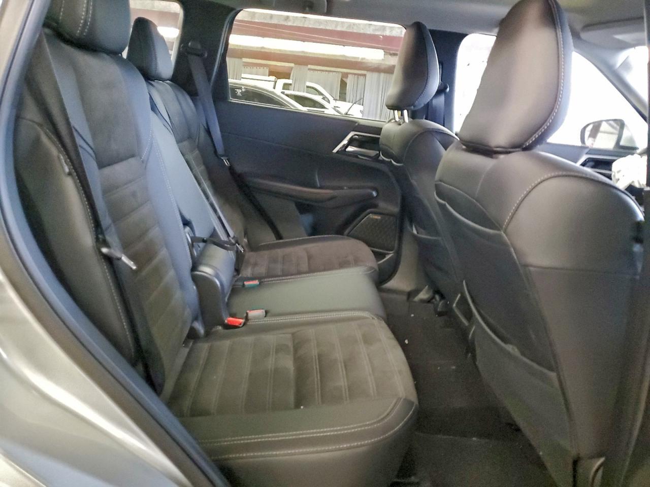 2025 MITSUBISHI outlander