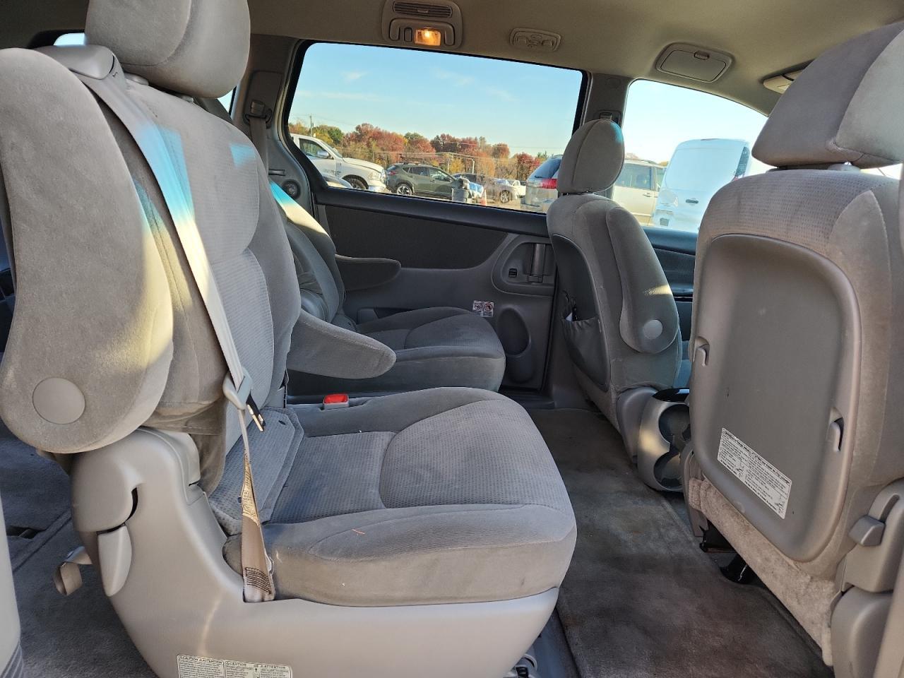 2005 TOYOTA SIENNA