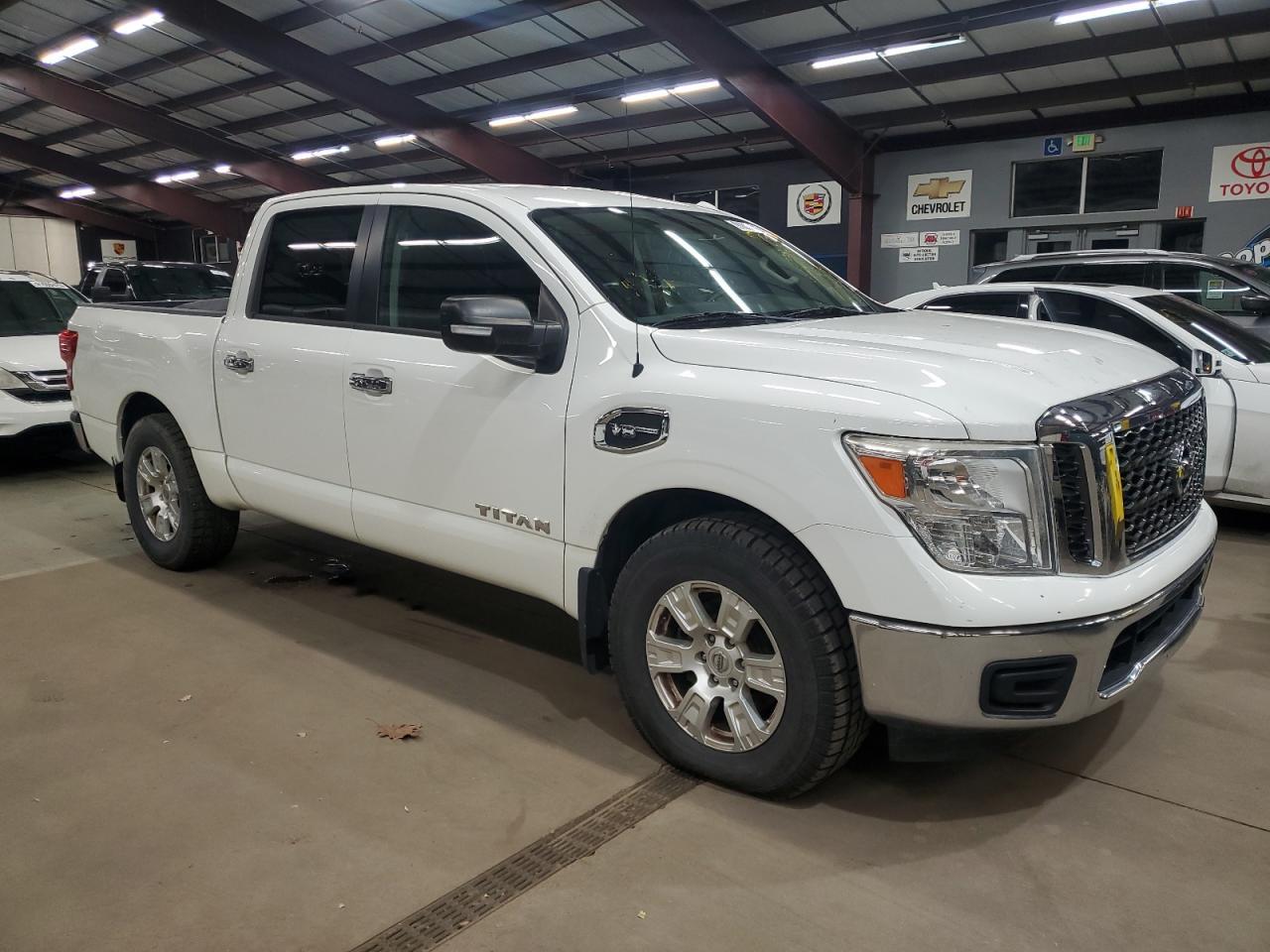 2017 NISSAN Titan