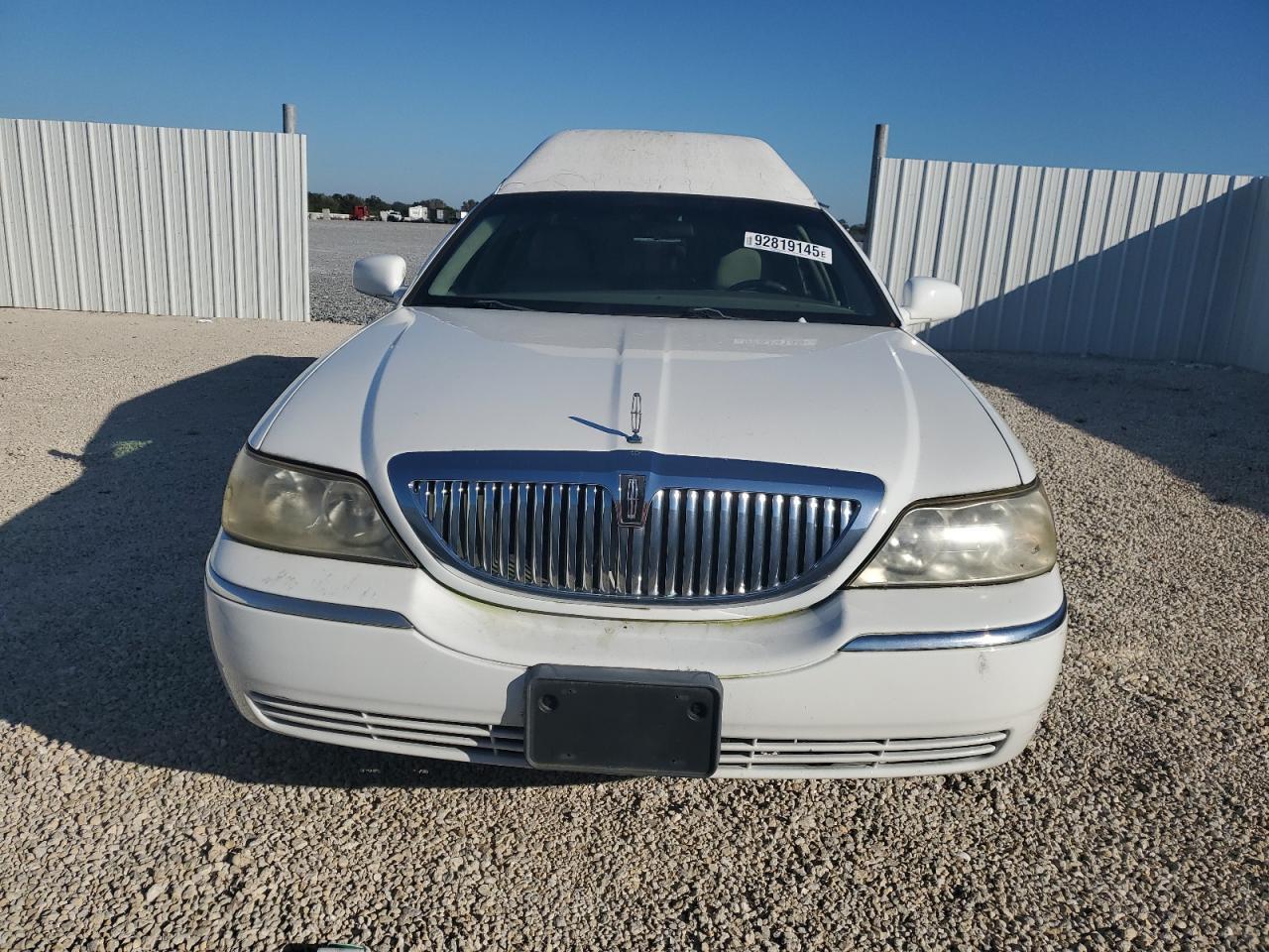 2003 LINCOLN Town Car