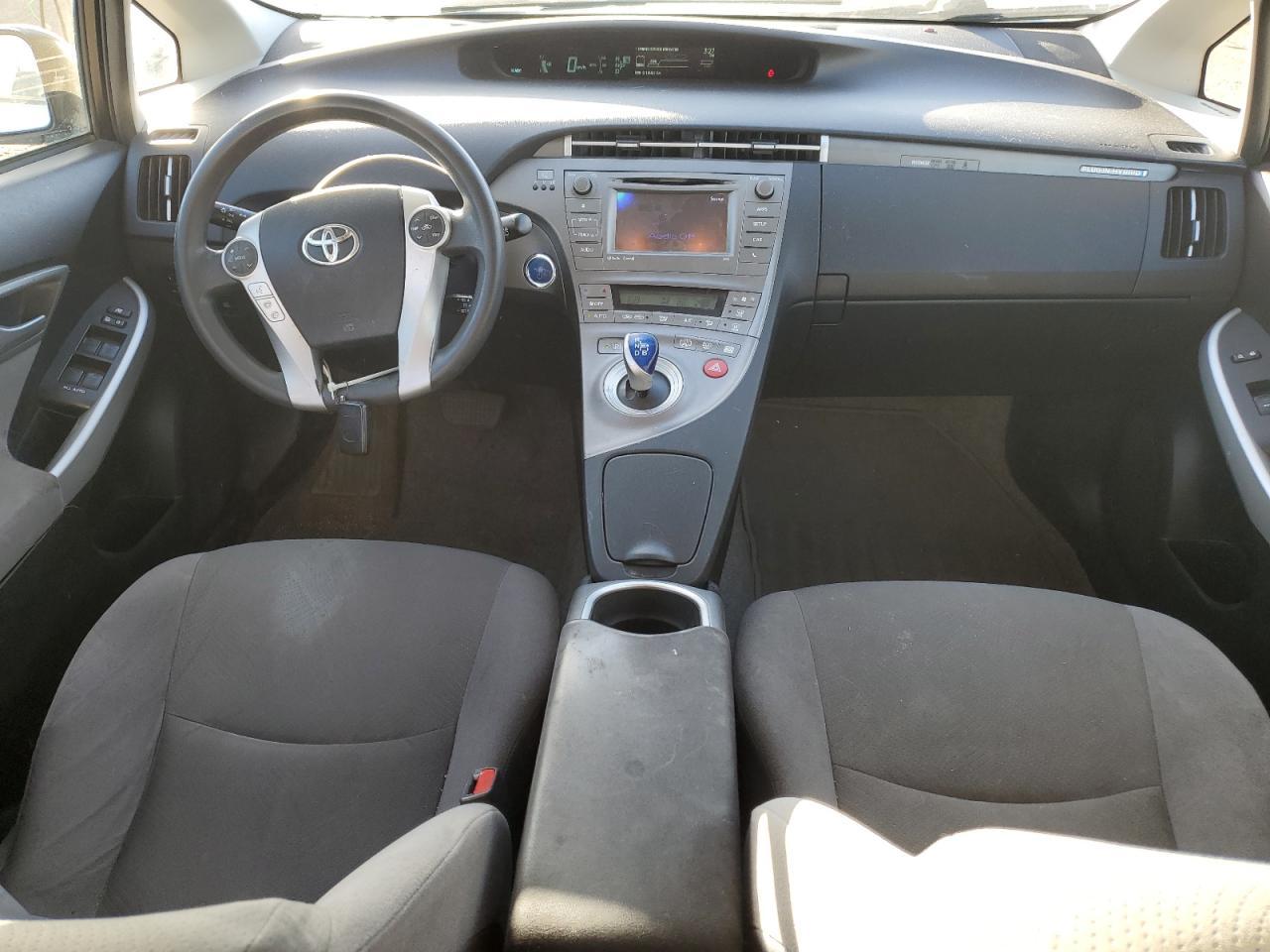 2014 TOYOTA Prius Plug-In
