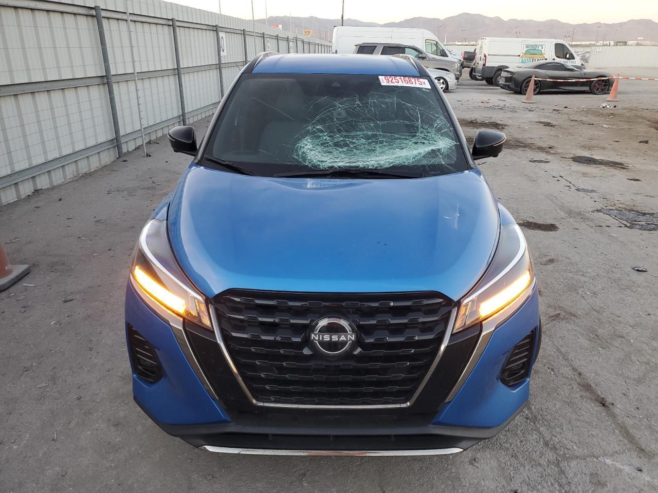 2023 NISSAN KICKS