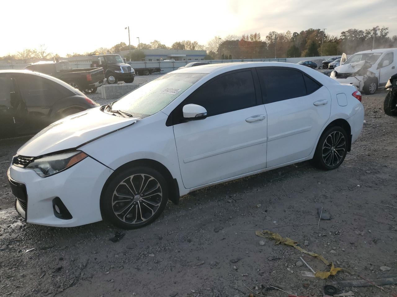 2015 TOYOTA COROLLA
