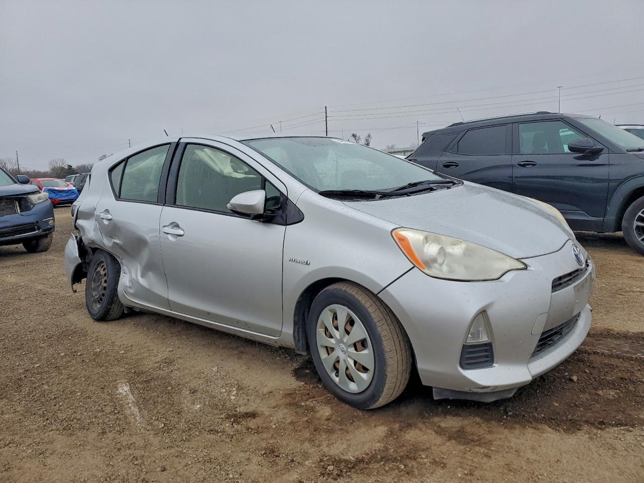 2013 TOYOTA Prius c