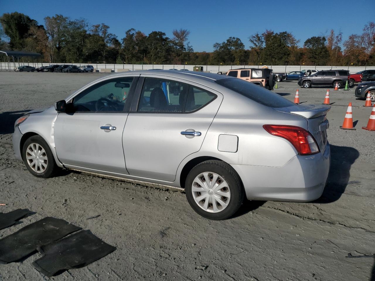 2015 NISSAN VERSA
