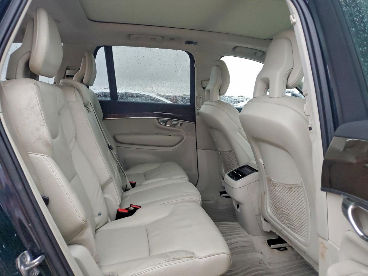 2016 VOLVO XC90