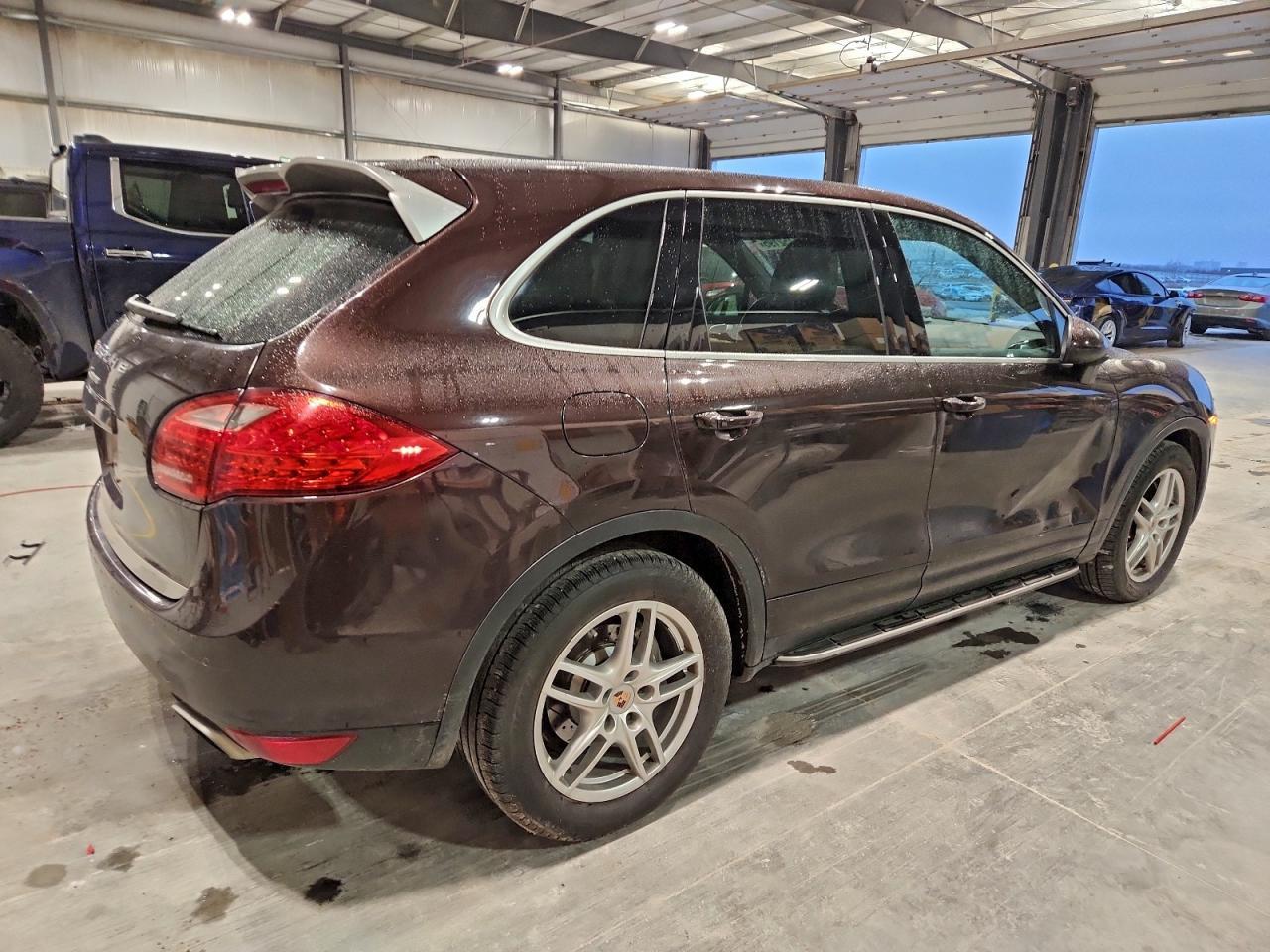 2014 PORSCHE CAYENNE