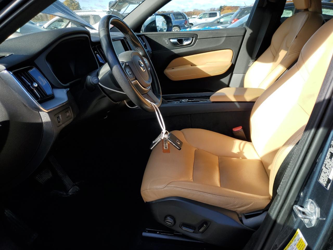 2020 VOLVO XC60