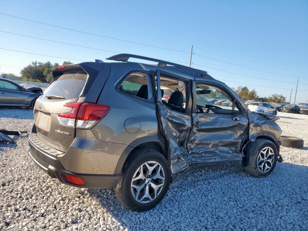 2021 SUBARU FORESTER
