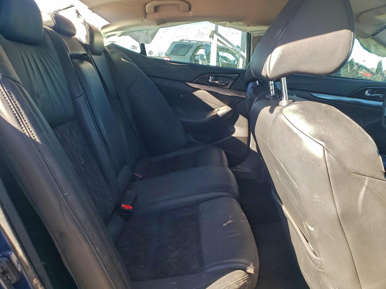 2017 NISSAN Maxima