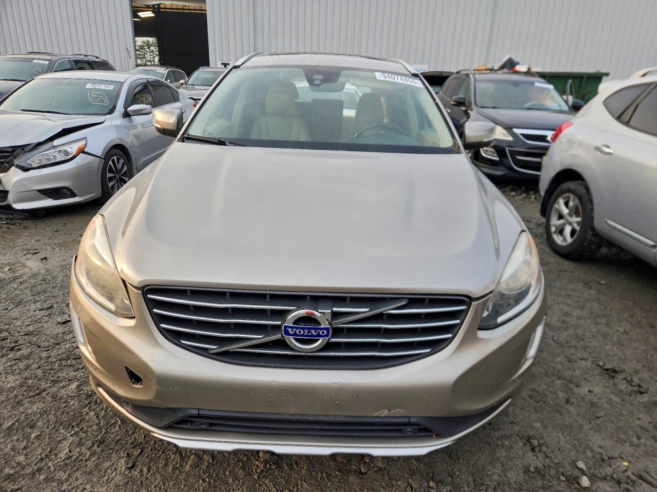 2015 VOLVO XC60