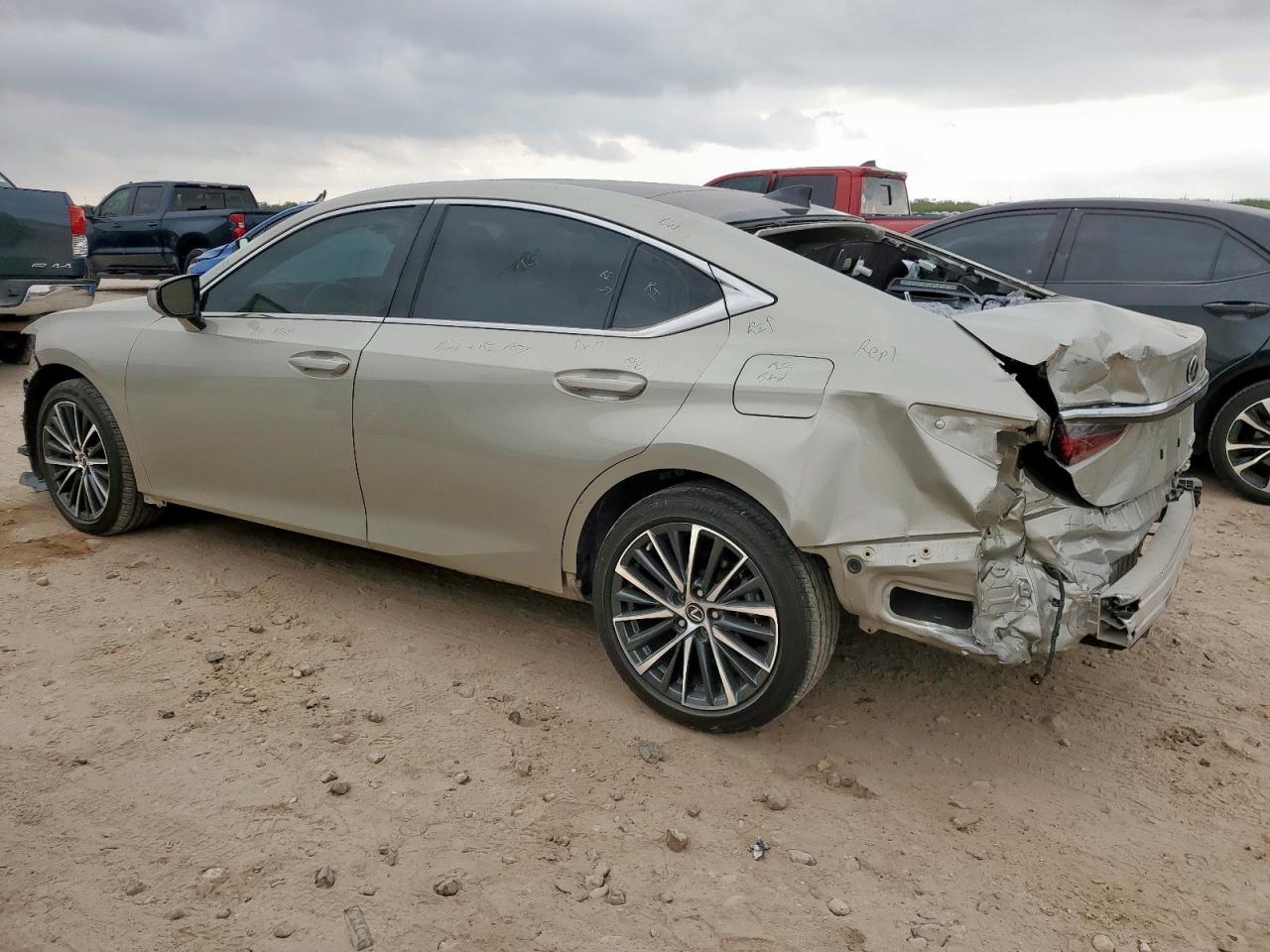2022 LEXUS ES 350