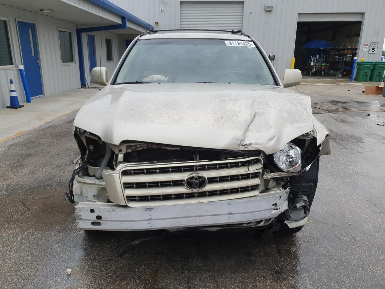 2002 TOYOTA HIGHLANDER