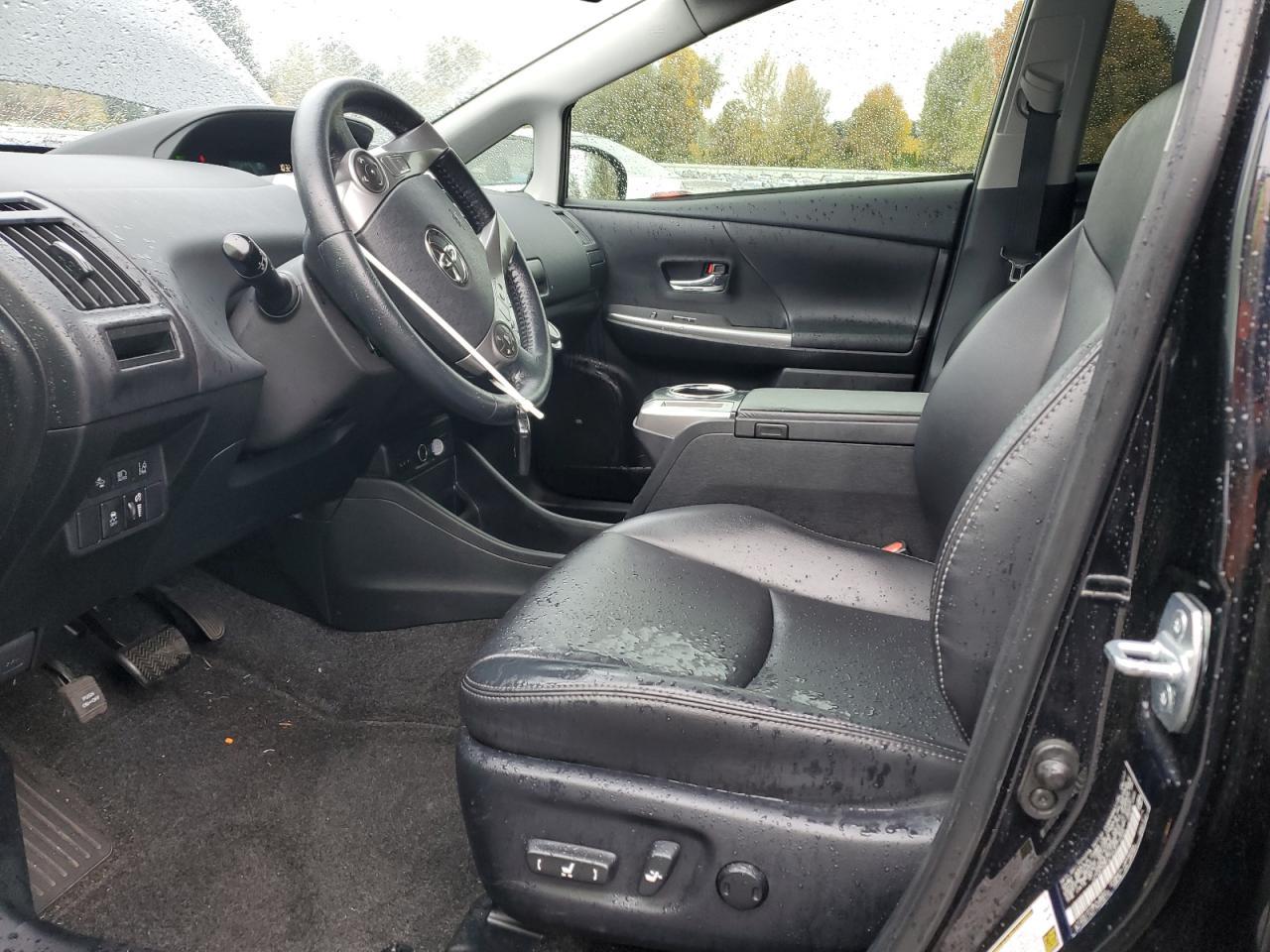 2017 TOYOTA PRIUS V