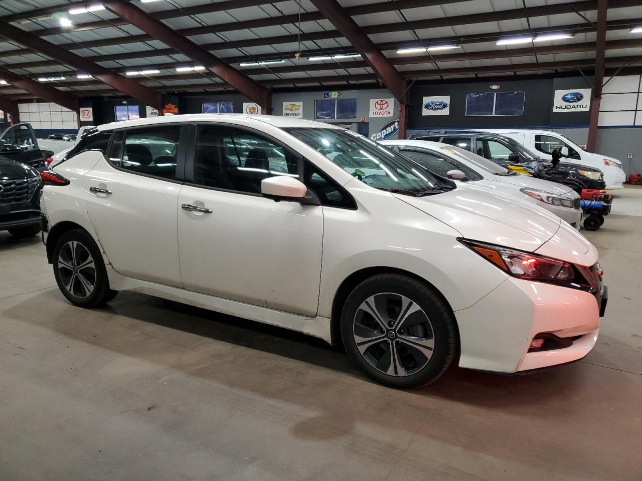 2022 NISSAN LEAF