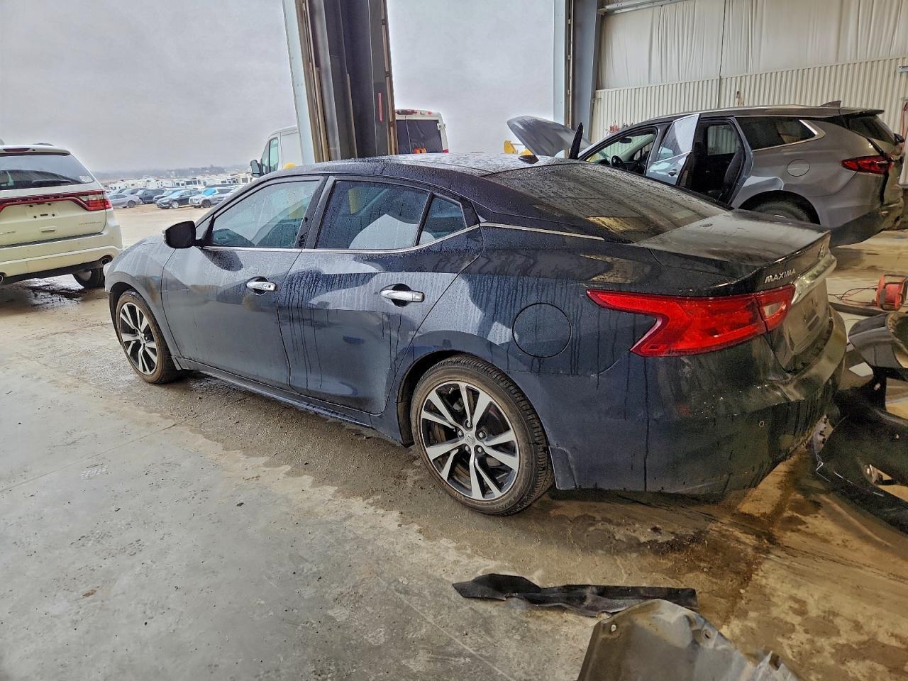 2017 NISSAN Maxima