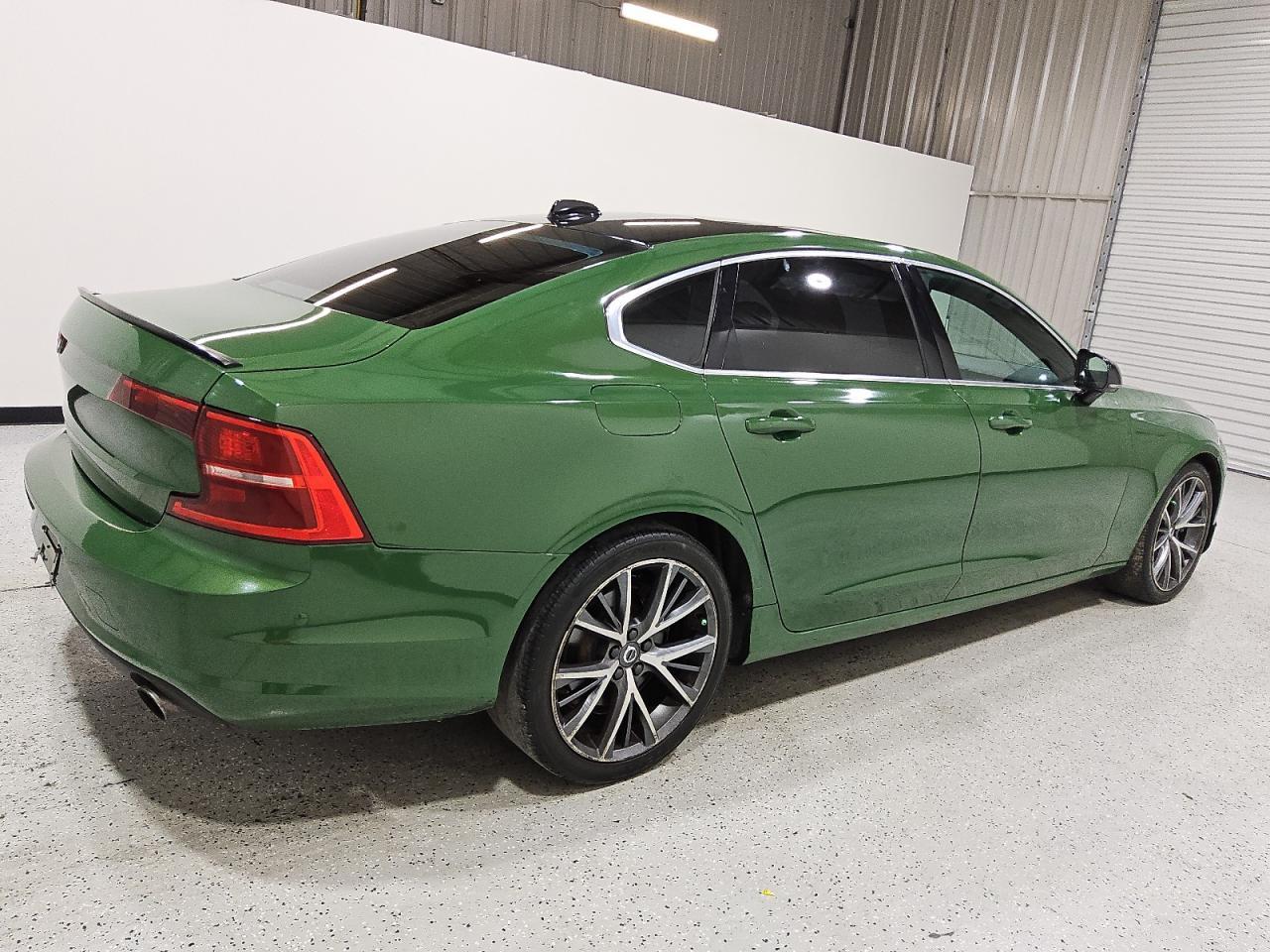 2018 VOLVO S90