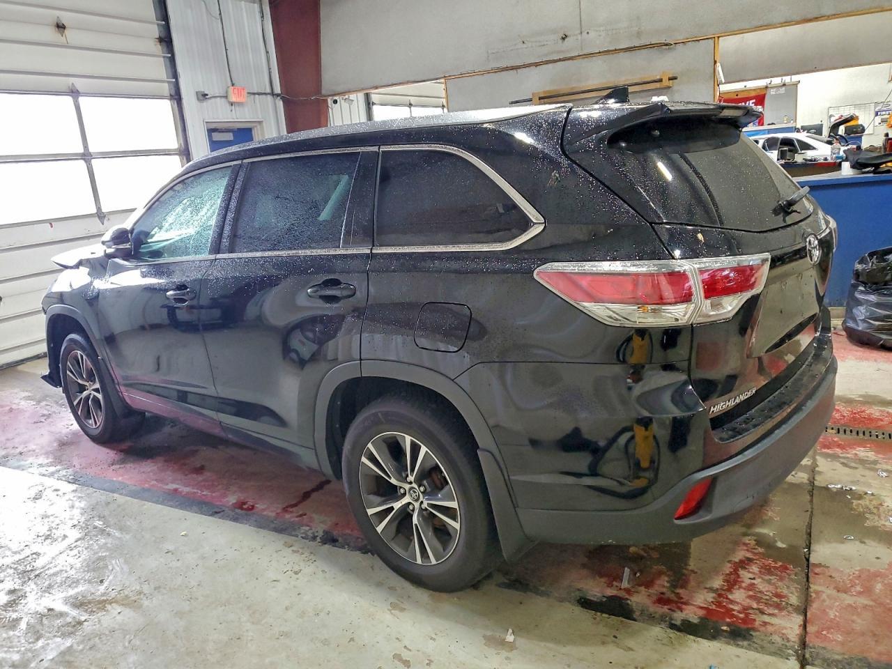 2016 TOYOTA HIGHLANDER
