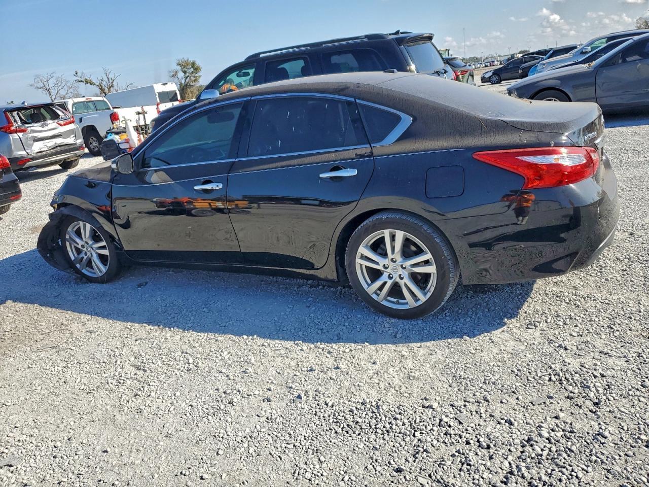 2017 NISSAN ALTIMA