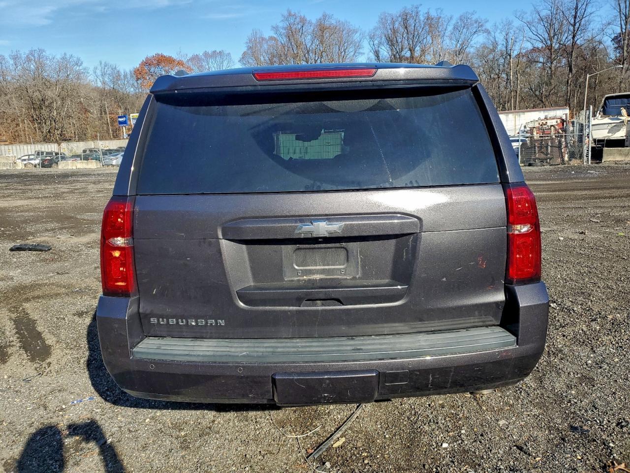 2016 CHEVROLET Suburban