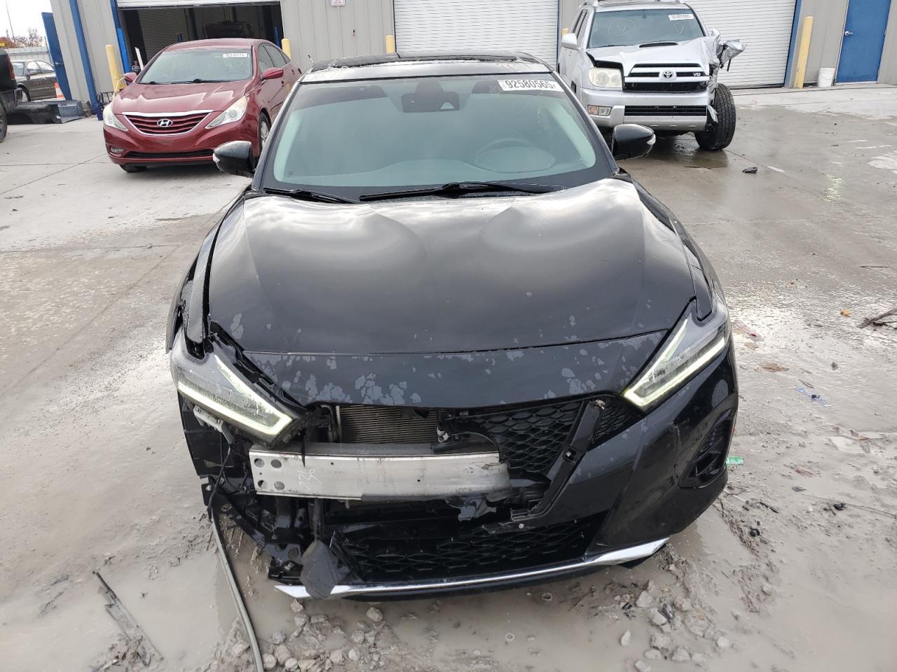 2023 NISSAN Maxima