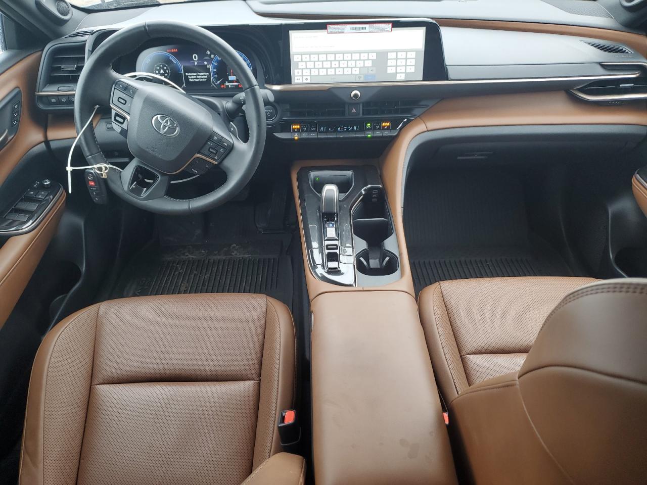 2025 TOYOTA Crown