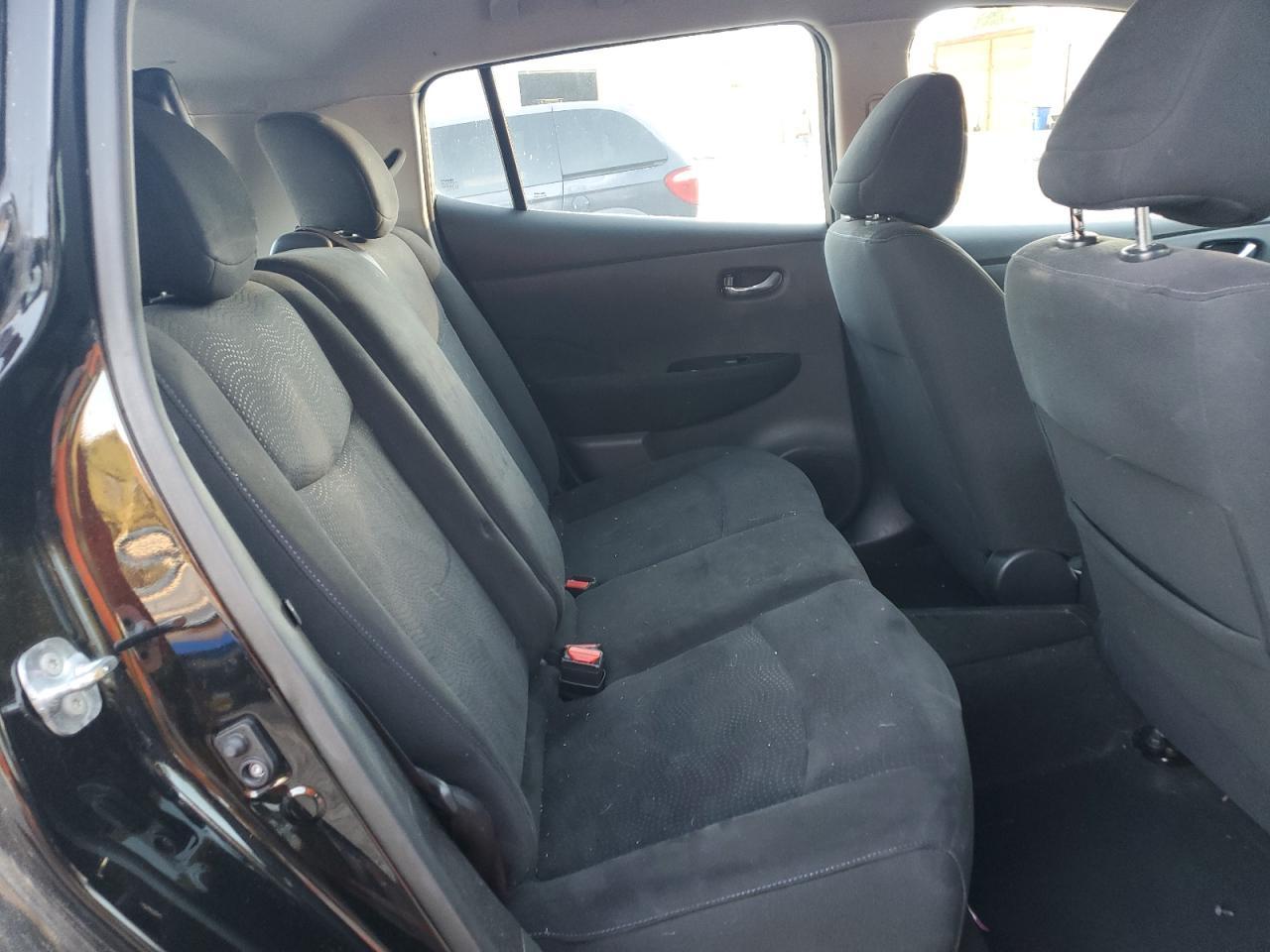 2016 NISSAN LEAF