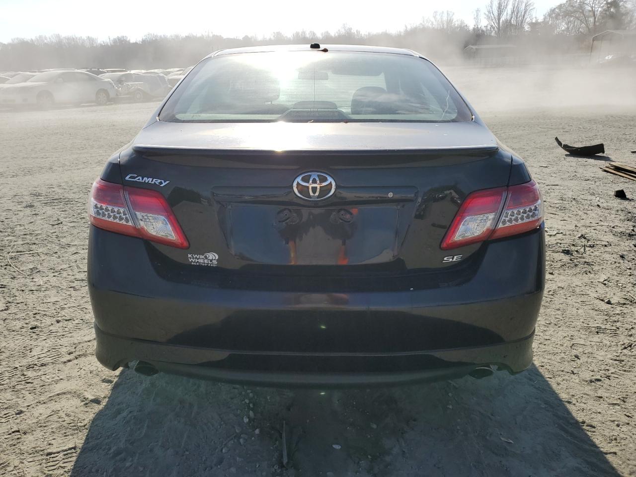 2011 TOYOTA CAMRY