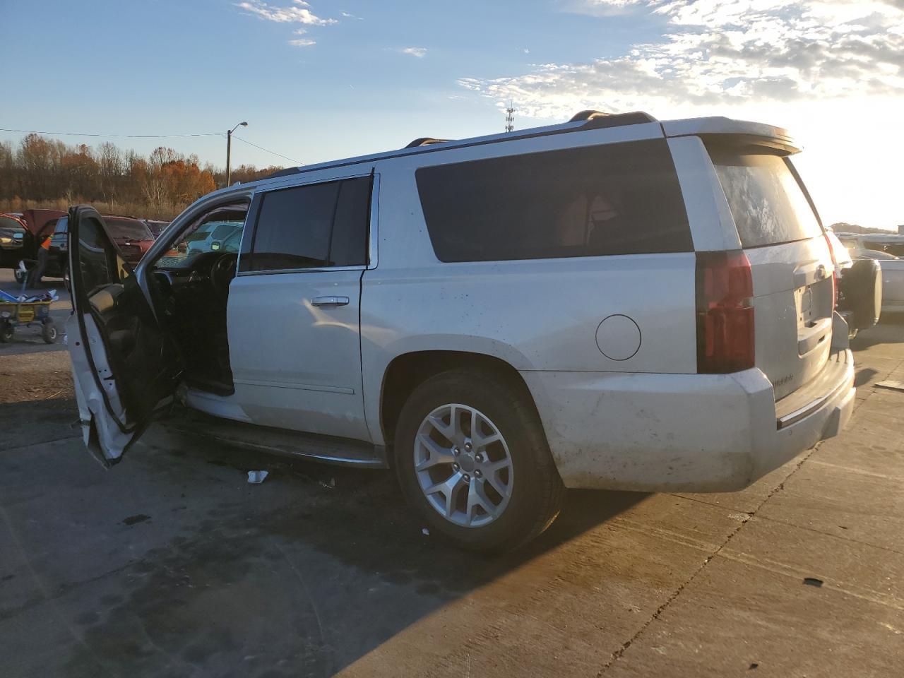 2018 CHEVROLET Suburban