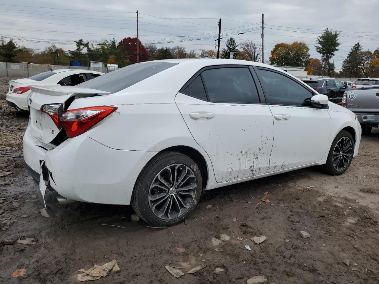 2015 TOYOTA COROLLA