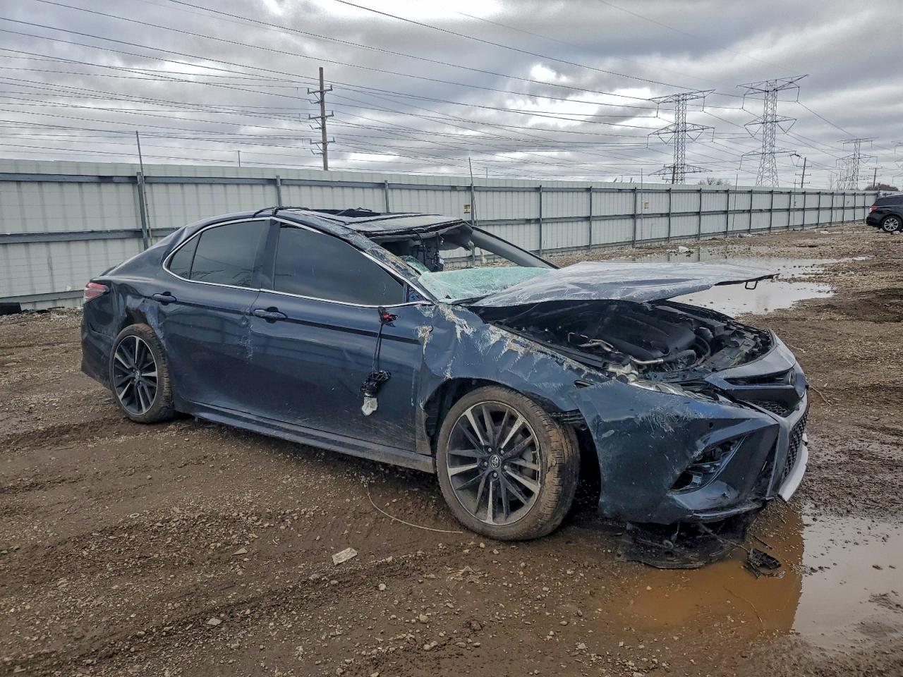 2018 TOYOTA CAMRY