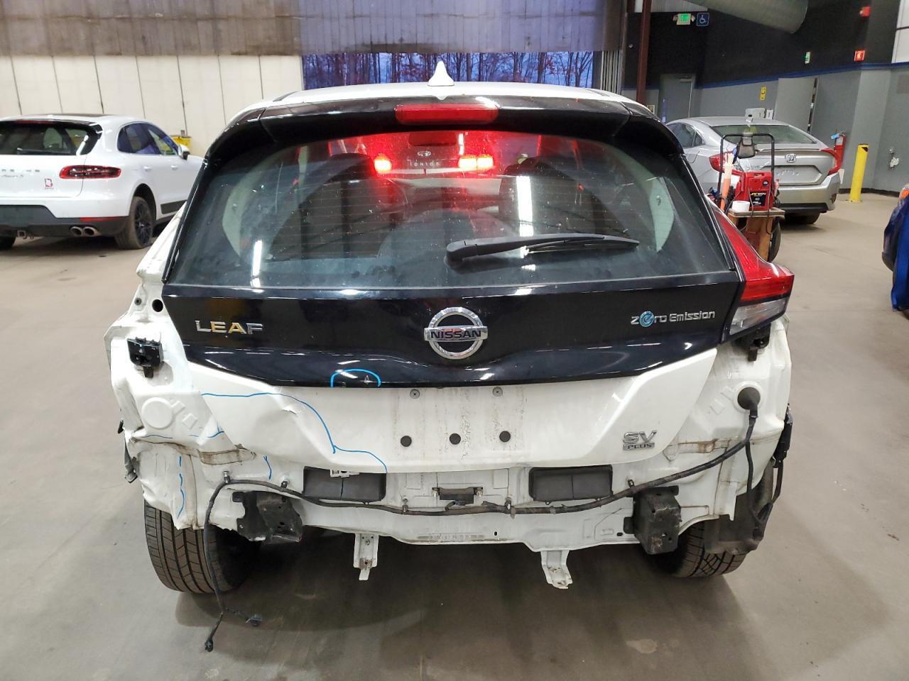 2022 NISSAN LEAF