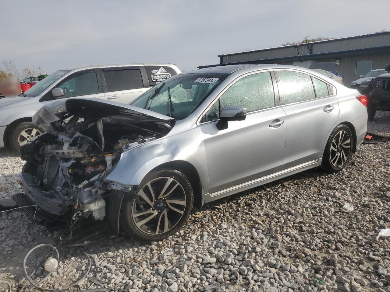 2017 SUBARU Legacy