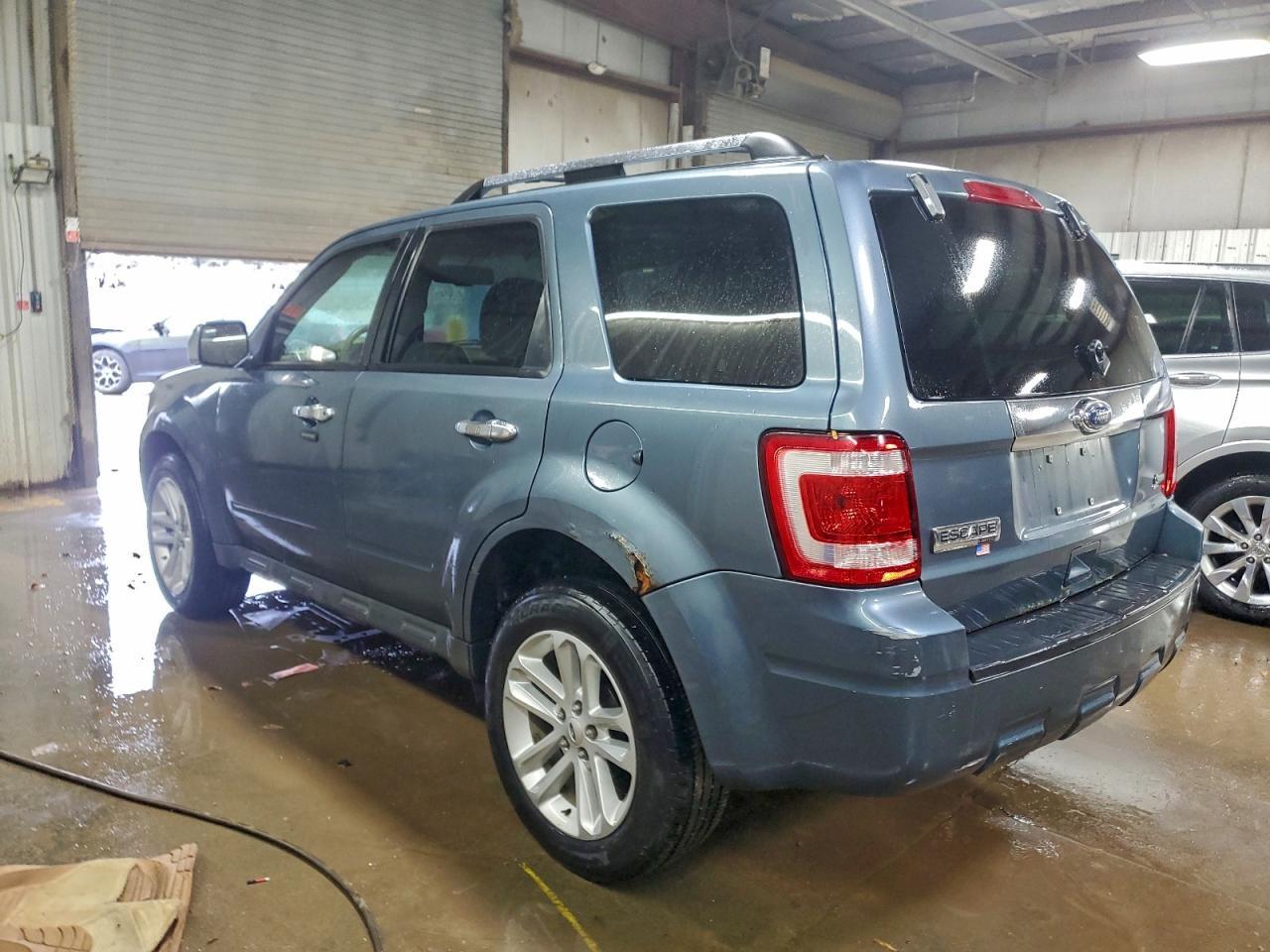 2010 FORD ESCAPE