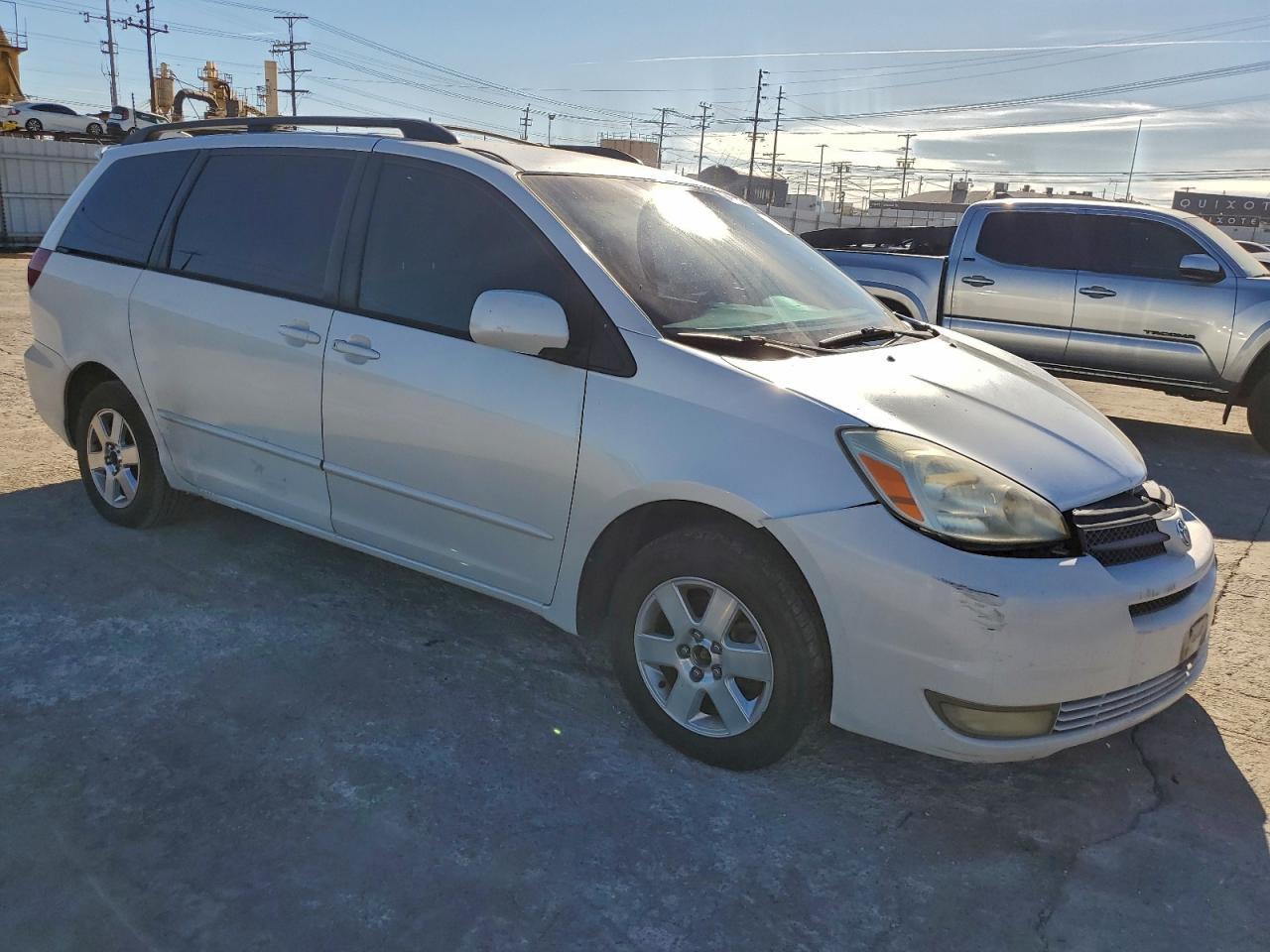 2004 TOYOTA SIENNA