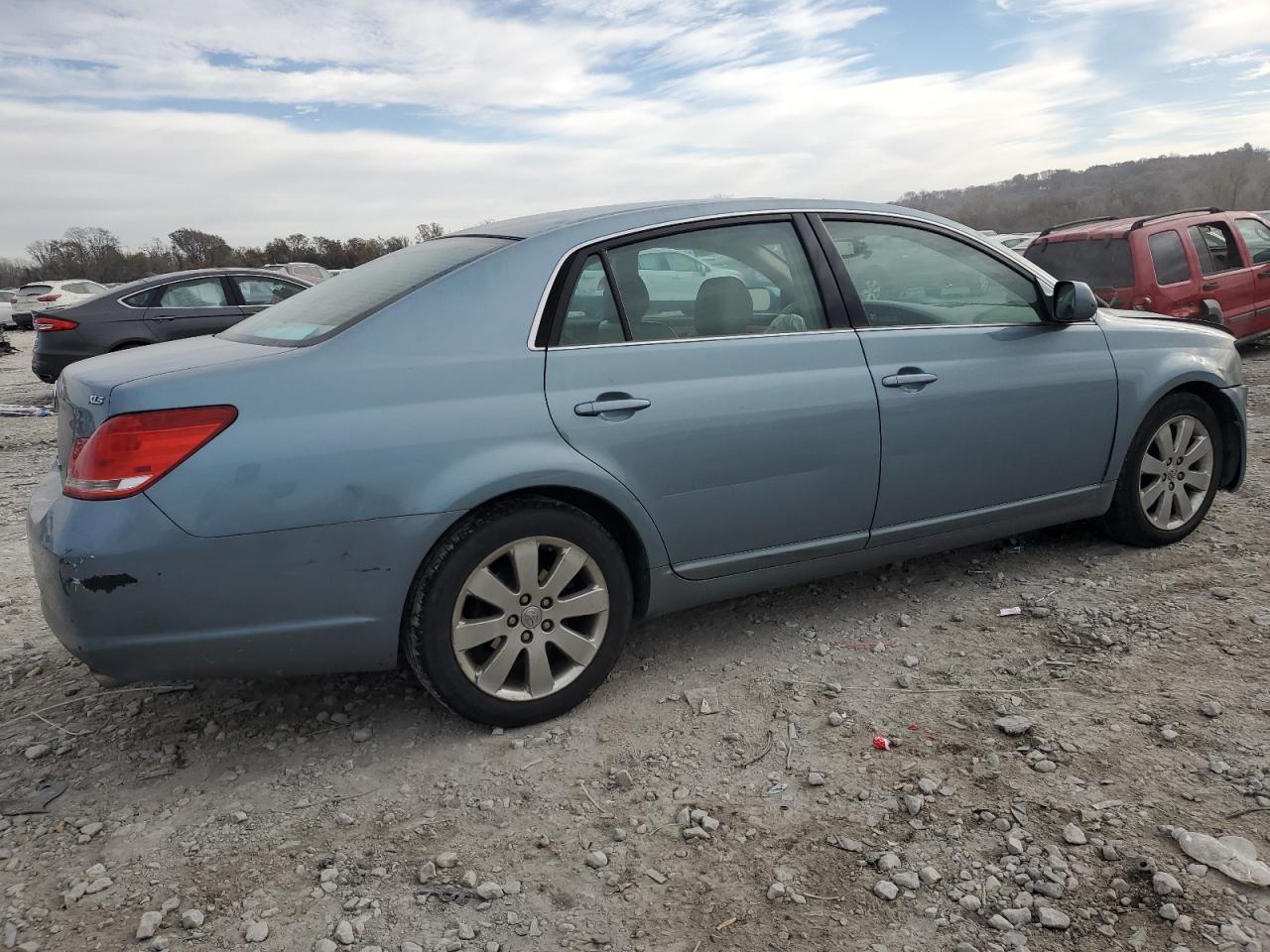 2005 TOYOTA Avalon