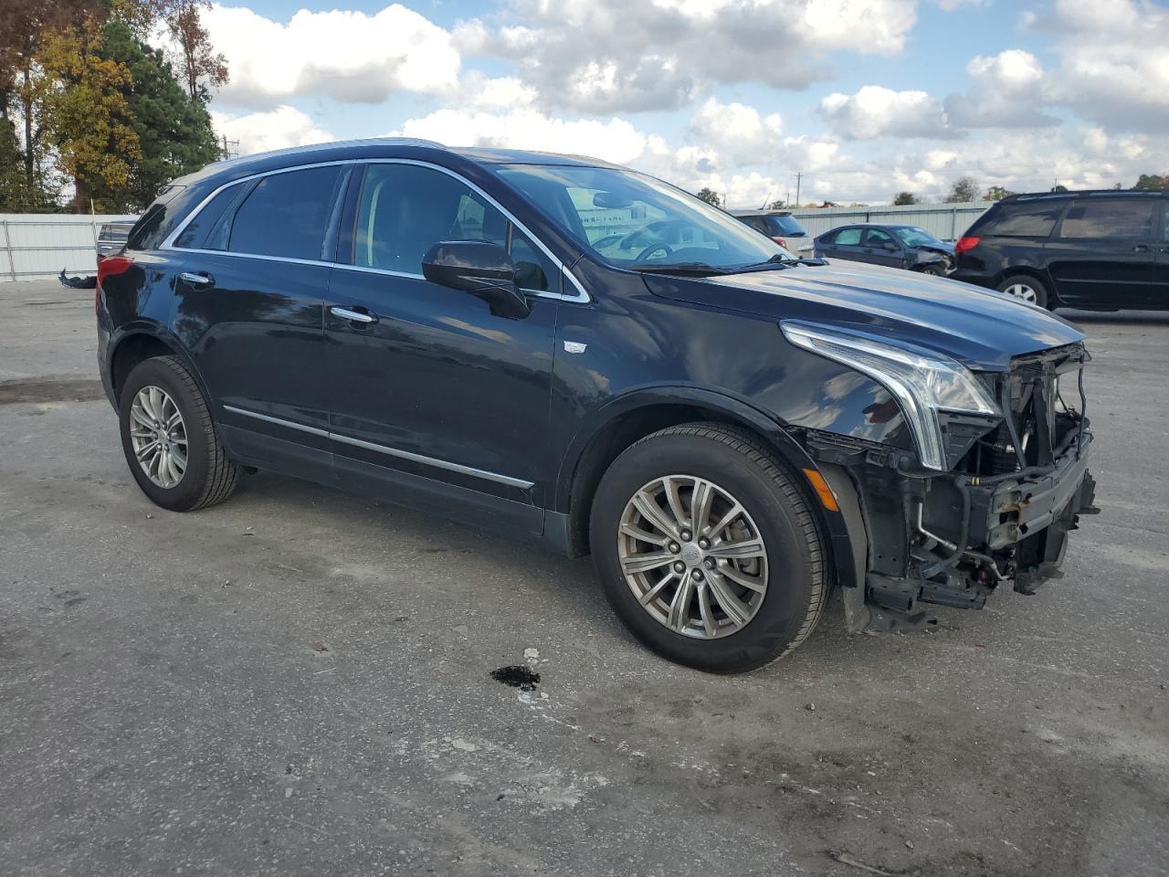 2017 CADILLAC XT5