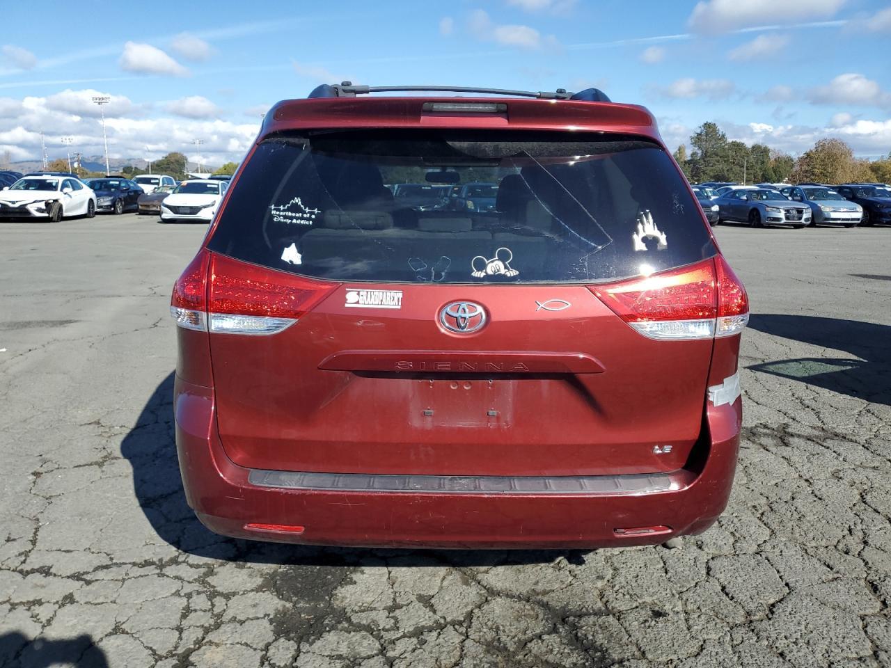 2014 TOYOTA SIENNA