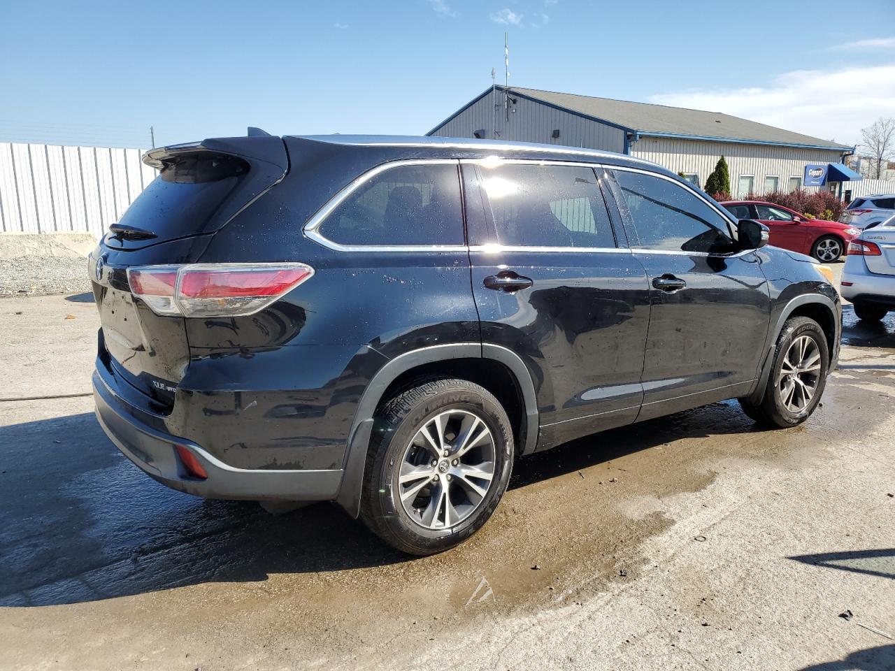 2016 TOYOTA HIGHLANDER