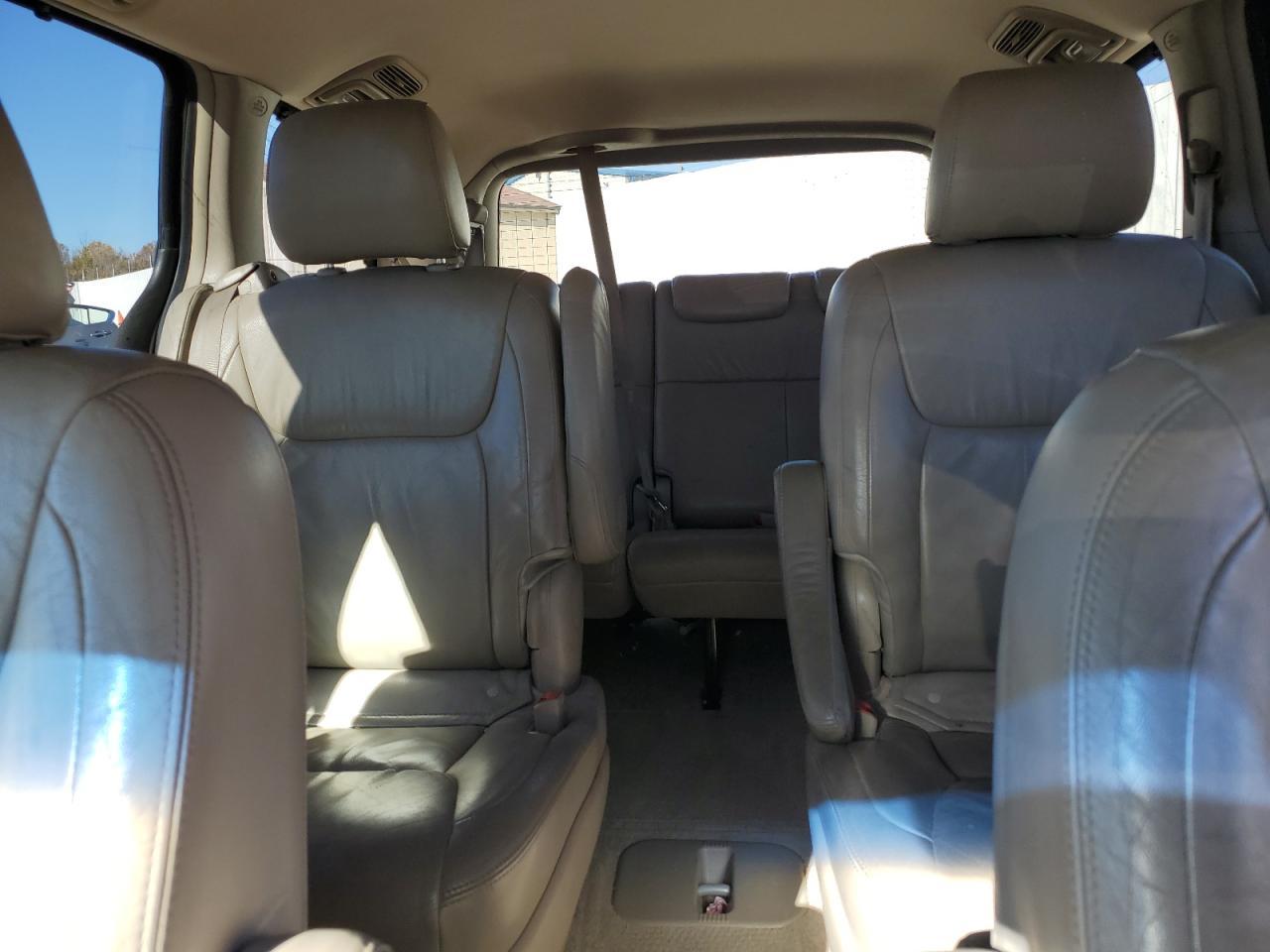 2005 TOYOTA SIENNA